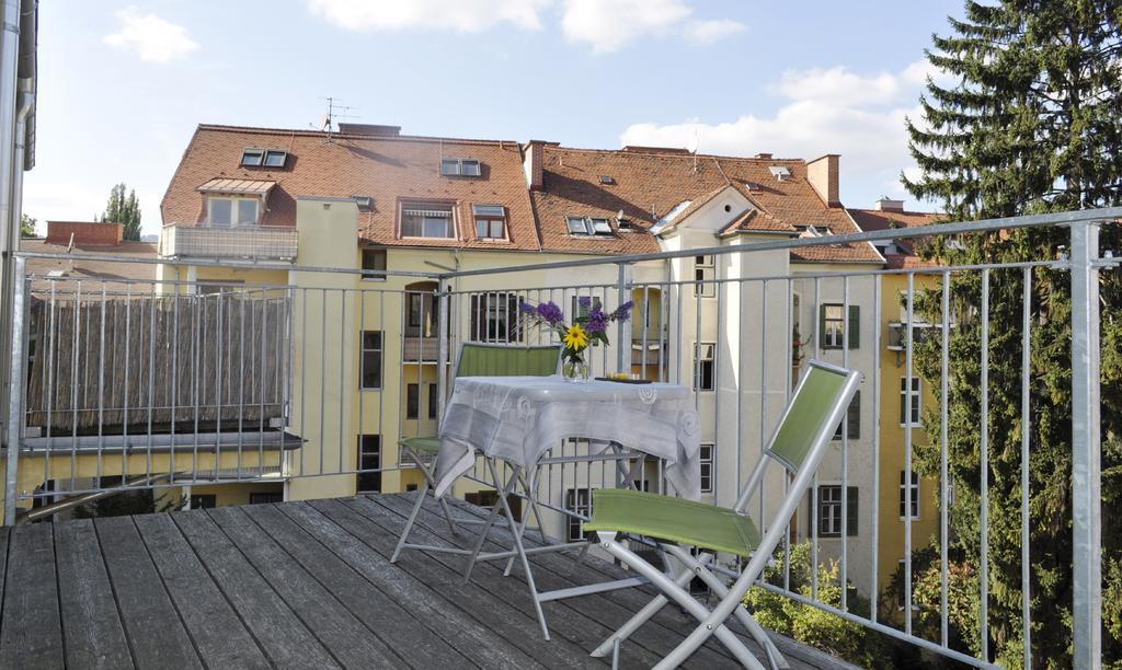 Apartment Mit Grossem Balkon Graz Extérieur photo